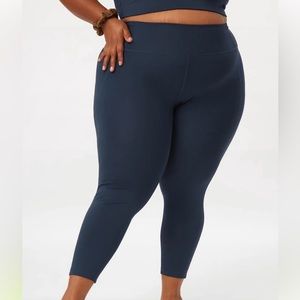 Size L Girlfriend Collective Compressive High-rise Leggings in Midnight